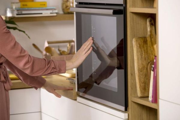 Фурна за вграждане Gorenje BPS6737E14X – 77 литра, пиролиза, AirFry, функция Пица, клас A+