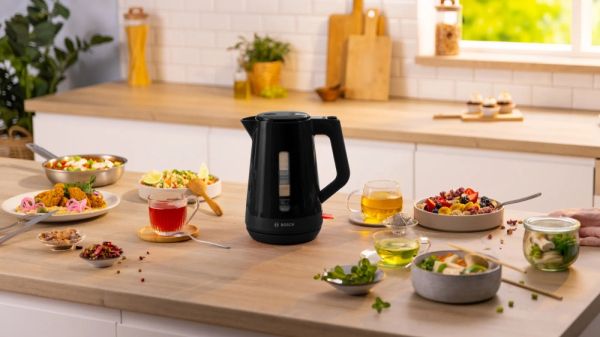 Електрическа кана Bosch TWK1M123, MyMoment Plastic Kettle, 2400 W, 1.7 l, Cup indicator, Limescale filter, Triple safety function, Black