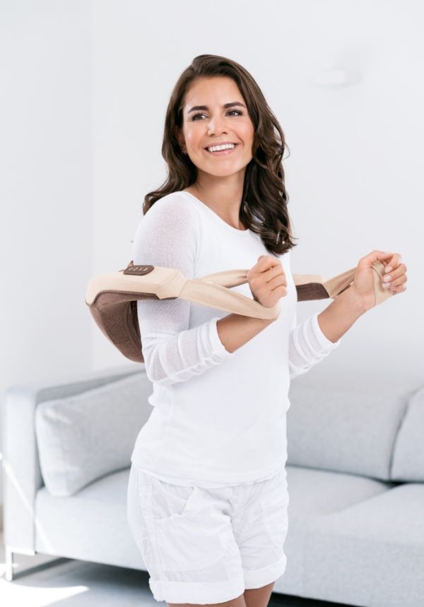 Масажор Beurer MG 153 4D neck massager, Penetrating kneading massage, 4D massage heads, washable cover, heat function, 2 intensity levels + 1 massage mode