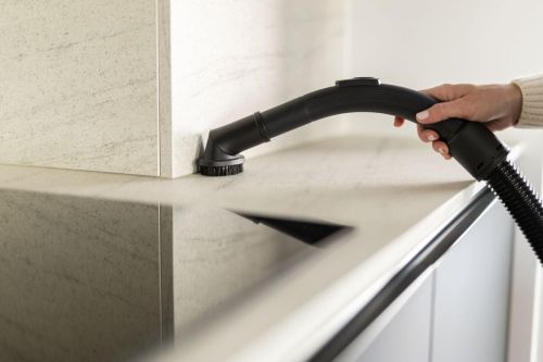 Прахосмукачка Gorenje VCE22G4HGR – 750W, 212W всмукателна мощност, HEPA E12, тиха работа 65 dB