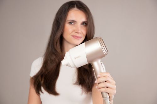 Сешоар Beurer HC 40 Travel hair dryer, 2000 W, Narrow nozzle attachment, Ion function, 3 heat & blower settings, cold air, Hot-cold alternating mode, Removable safety filter, overheating protection, Bag