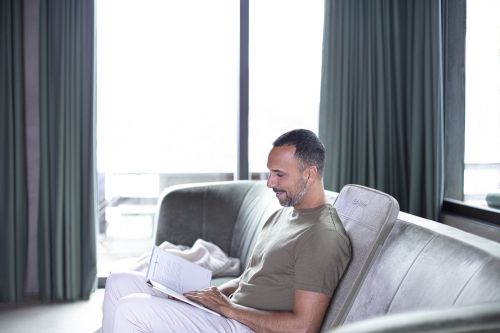 Масажор Beurer MG 202 Shiatsu seat cover, Extra-light & slim back cover; 4-head massage system; Modern design and high-quality material; LED light; One-button operation