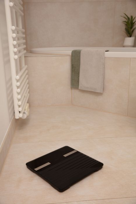 Везна Beurer BF 451 BT SignatureLine, Weight, BMI, body fat, body water, skeletal muscle percentage; Magic LED display; Modern dot-matrix look; Bluetooth; 180 kg / 100 g