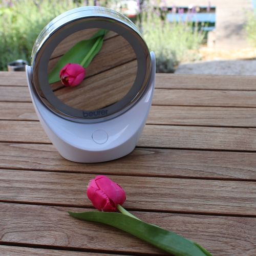Козметично огледало Beurer BS 49 lluminated cosmetic mirror; 12 LEDs; 5 x zoom; 2 mirrors; 11 cm