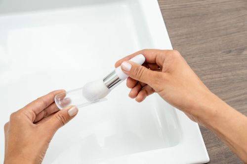 Преса за цъфтящи краища Beurer HT 22 Split end trimmer, 2h operating time, Incl. cleaning brush and USB cable, Collection chamber, LED display, Transport lock